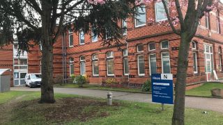 St Georg Eingang Testzentrum Haus N